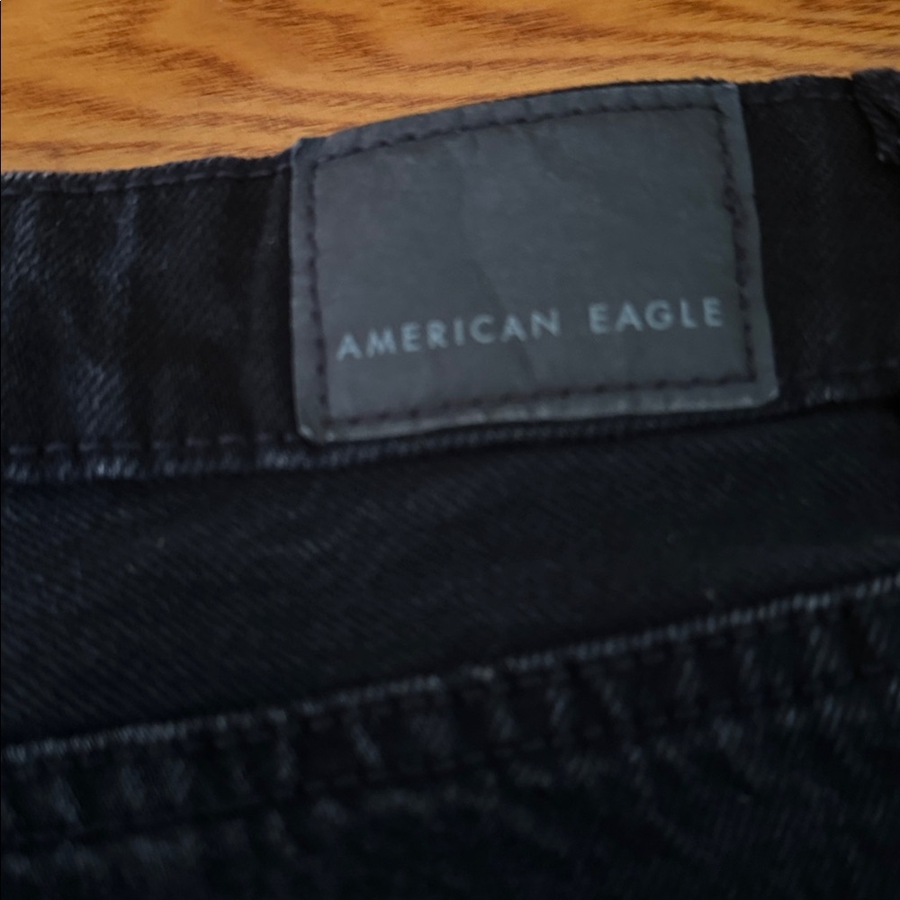 American Eagle Outfitters Black Distressed Jean Shorts! Size 18 - Picture 4 of 5